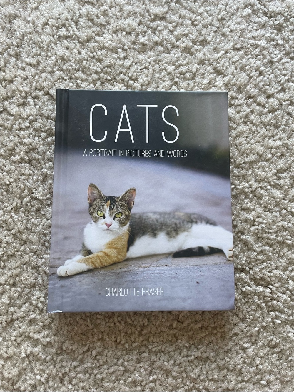 CATS: A Portrait in Pictures and Words Photo Book